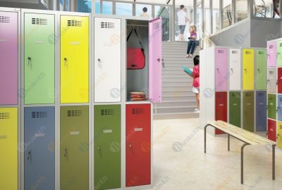 Négy rövidajtós öltözőszekrény